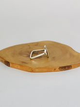 Cargar imagen en el visor de la galería, Círculo con madera y hueso
