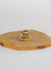 Cargar imagen en el visor de la galería, Círculo con madera y hueso

